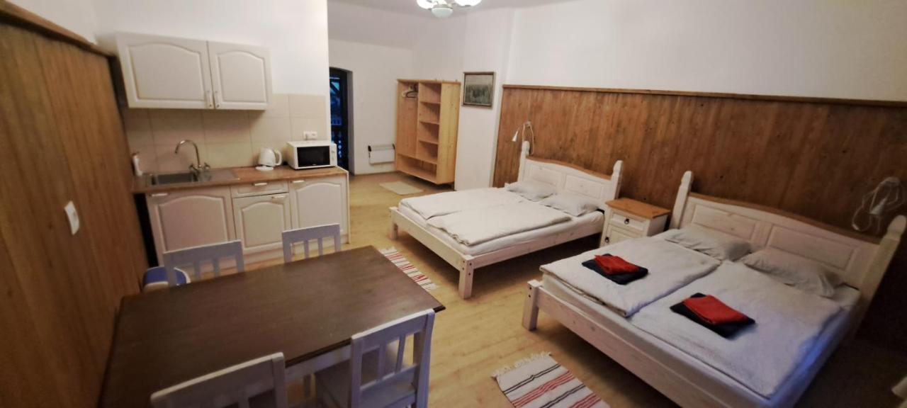 Penzion A Restaurace U Baby Subrovy Hotel Kokorin Kültér fotó