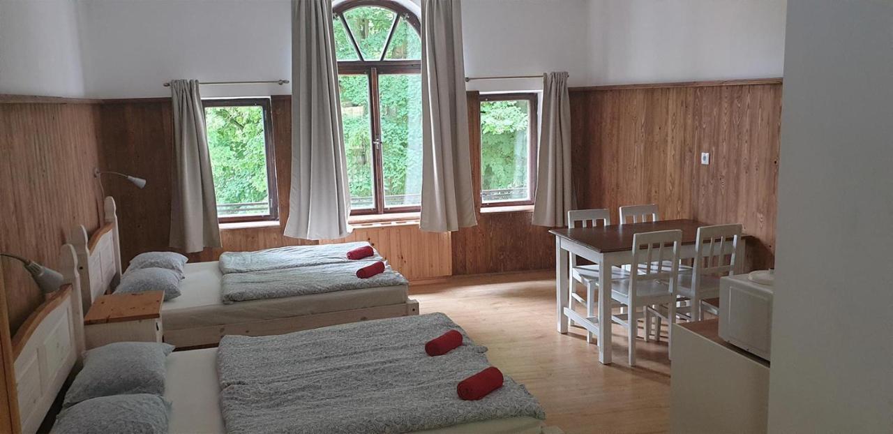 Penzion A Restaurace U Baby Subrovy Hotel Kokorin Kültér fotó
